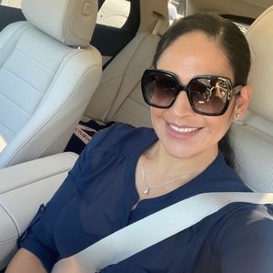 Meet your Posher, Idalia